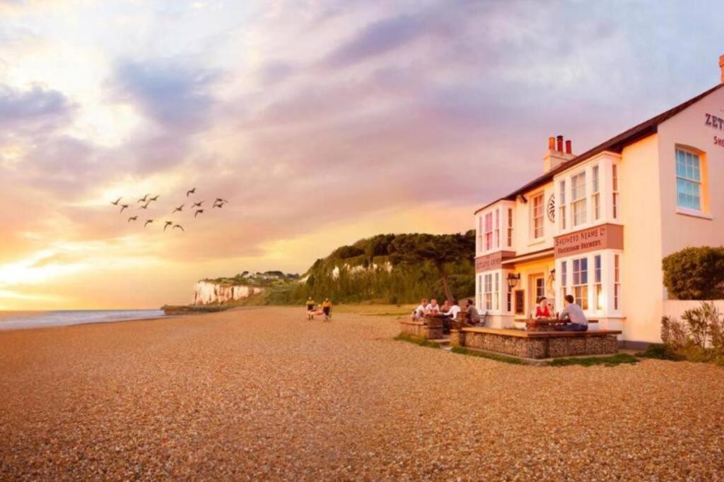 Front Line Chalet With Open Sea Views & Swimming Pool In Kingsdown No14 Kingsdown (Deal) Exterior foto