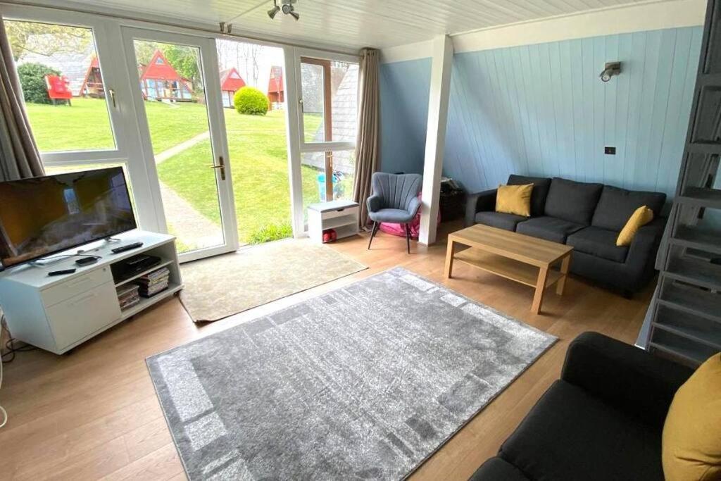 Front Line Chalet With Open Sea Views & Swimming Pool In Kingsdown No14 Kingsdown (Deal) Exterior foto
